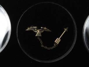 Calusa Lodge # 219 Gold Vigil Totem Pin